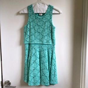 Sally Miller Couture girls adorable green dress. Size L (12)